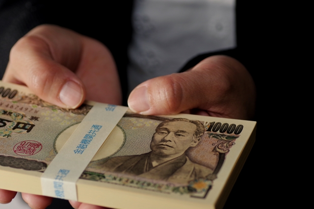 闇金業者に大金を渡してしまう。河内長野市の弁護士や司法書士に無料相談する